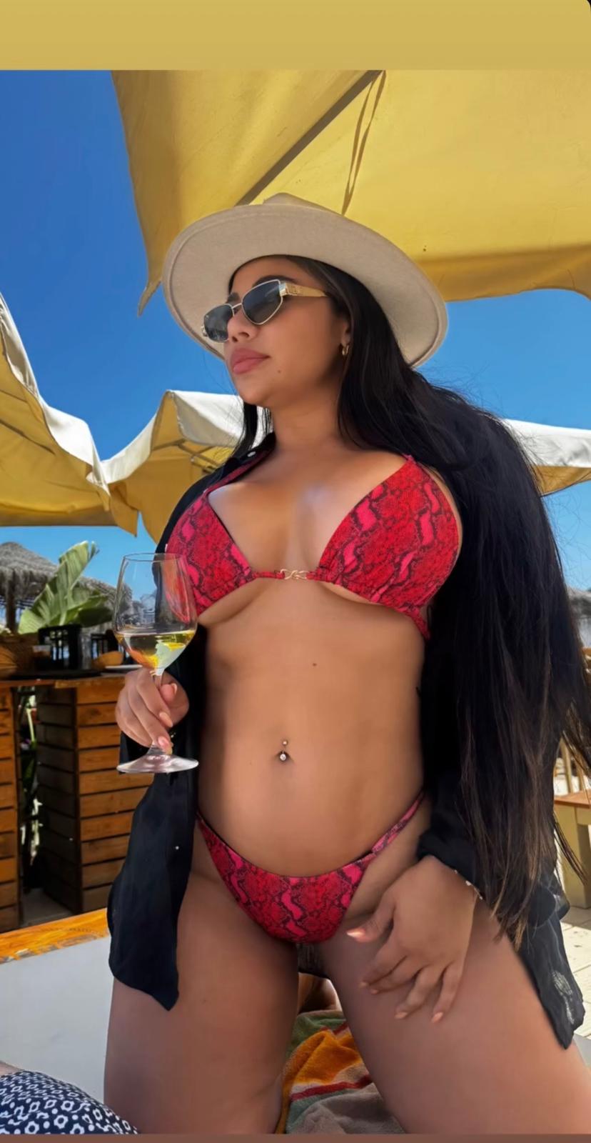 Escort - LADY - Ibiza Tops